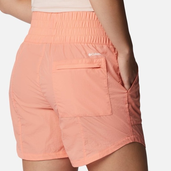 Columbia Pants - NWT • Columbia • Women's Boundless Trek™ Shorts • Summer Peach • 🍑 • Size M •